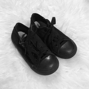 Kids Converse Chuck Taylor Black, Size 10 toddler